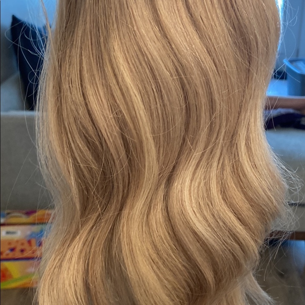 Hall Couture 18 inch layered extensions